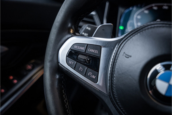 BMW 3-serie 320i Executive Edition - M Sport | Origineel NL | Panorama | Cruise Control | Camera