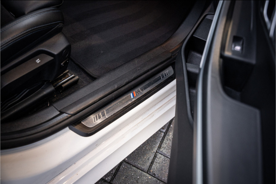 BMW 3-serie 320i Executive Edition - M Sport | Origineel NL | Panorama | Cruise Control | Camera