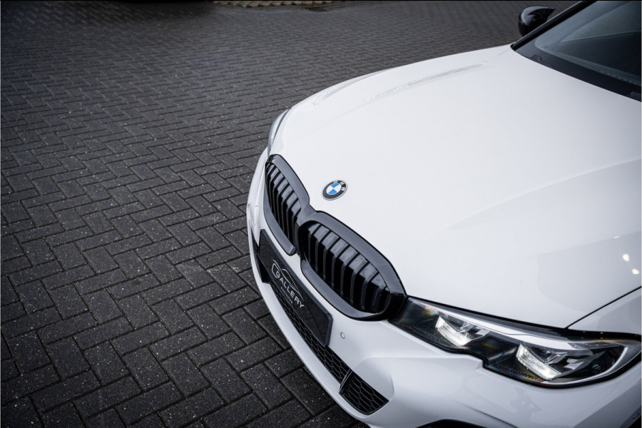 BMW 3-serie 320i Executive Edition - M Sport | Origineel NL | Panorama | Cruise Control | Camera