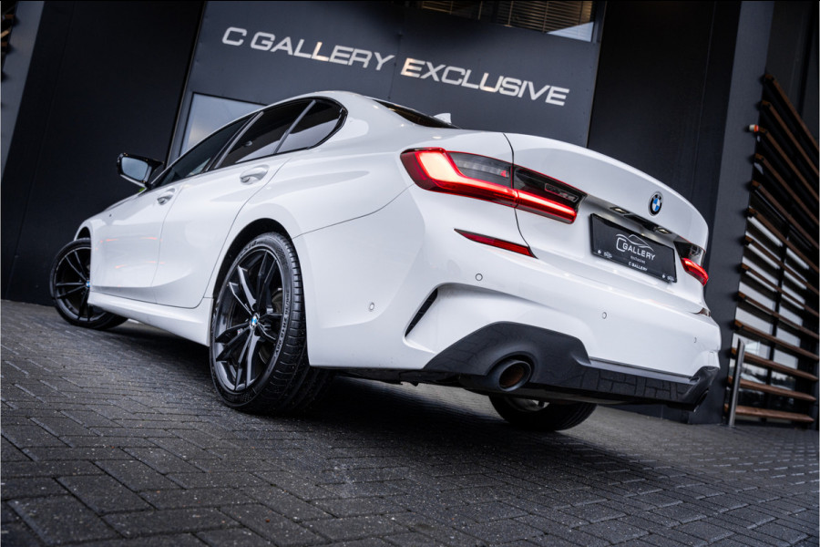 BMW 3-serie 320i Executive Edition - M Sport | Origineel NL | Panorama | Cruise Control | Camera