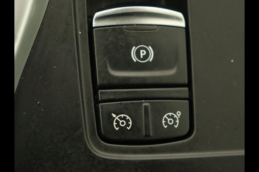 Renault Kadjar 1.3 TCe Zen | Panoramadak | Trekhaak | Leder | Keyless | Full LED | Camera | Sfeerverlichting | Carplay | Navigatie | Stoelverwarming | LMV 19 inch