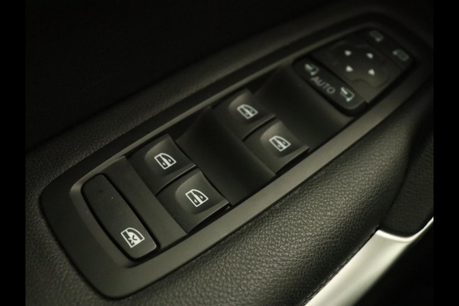 Renault Kadjar 1.3 TCe Zen | Panoramadak | Trekhaak | Leder | Keyless | Full LED | Camera | Sfeerverlichting | Carplay | Navigatie | Stoelverwarming | LMV 19 inch