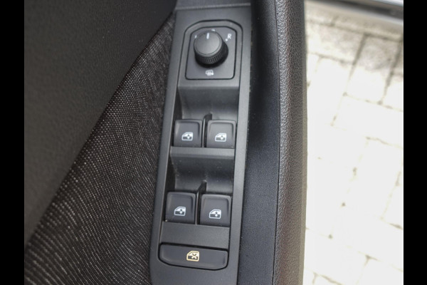 Škoda Kamiq 1.0 TSI 110pk DSG Style Navigatie Apple Carplay/Android Auto Climate Control Elektrisch bedienbare kofferbak Dab Extra Getint Glas