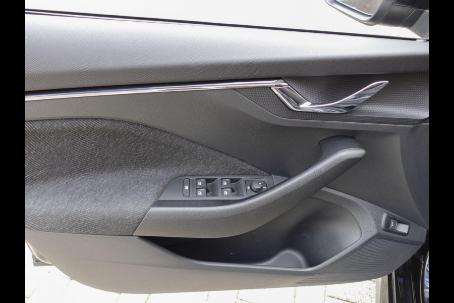 Škoda Kamiq 1.0 TSI 110pk DSG Style Navigatie Apple Carplay/Android Auto Climate Control Elektrisch bedienbare kofferbak Dab Extra Getint Glas