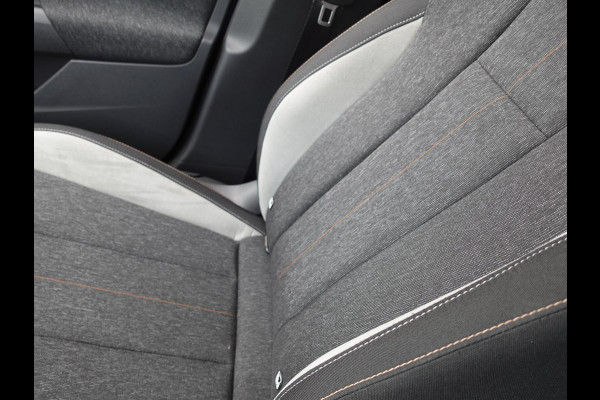 Škoda Kamiq 1.0 TSI 110pk DSG Style Navigatie Apple Carplay/Android Auto Climate Control Elektrisch bedienbare kofferbak Dab Extra Getint Glas