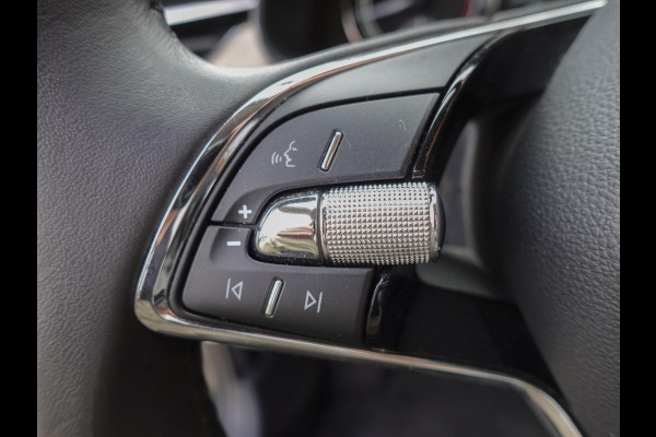 Škoda Kamiq 1.0 TSI 110pk DSG Style Navigatie Apple Carplay/Android Auto Climate Control Elektrisch bedienbare kofferbak Dab Extra Getint Glas