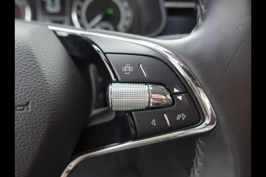 Škoda Kamiq 1.0 TSI 110pk DSG Style Navigatie Apple Carplay/Android Auto Climate Control Elektrisch bedienbare kofferbak Dab Extra Getint Glas