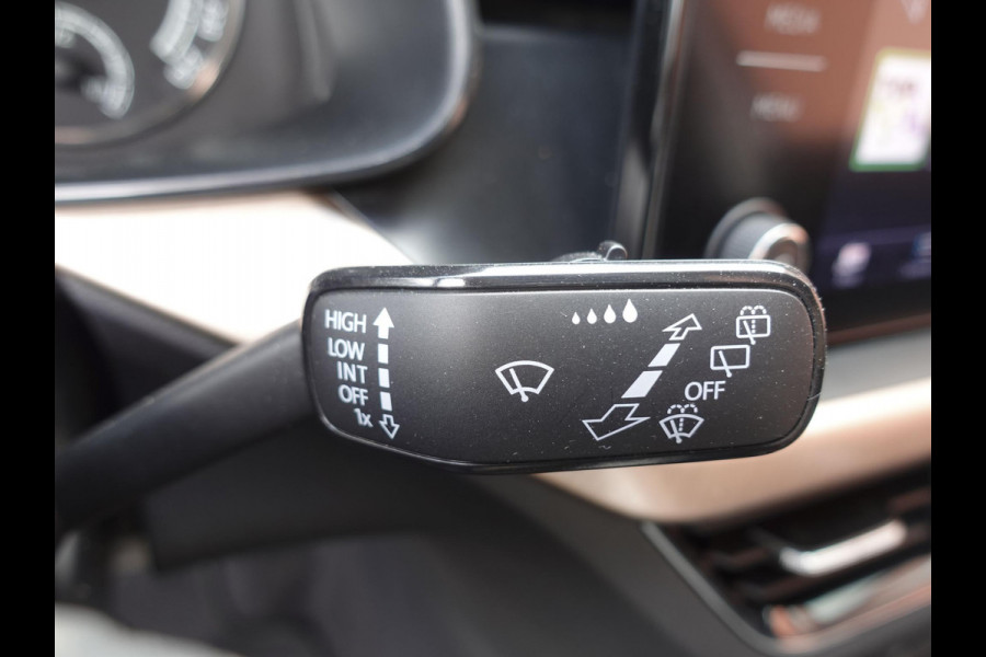 Škoda Kamiq 1.0 TSI 110pk DSG Style Navigatie Apple Carplay/Android Auto Climate Control Elektrisch bedienbare kofferbak Dab Extra Getint Glas