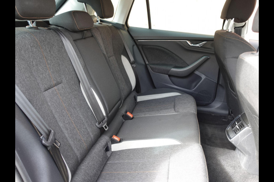 Škoda Kamiq 1.0 TSI 110pk DSG Style Navigatie Apple Carplay/Android Auto Climate Control Elektrisch bedienbare kofferbak Dab Extra Getint Glas