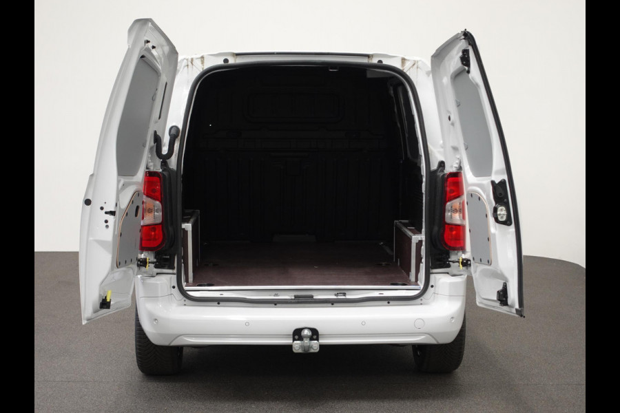 Opel Combo 130pk L1 Sport Edition Automaat Airco Navi Trekhaak LM Velgen Parkeersensoren Cruise