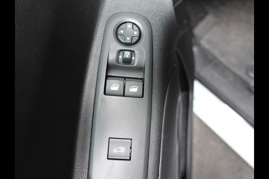 Opel Combo 130pk L1 Sport Edition Automaat Airco Navi Trekhaak LM Velgen Parkeersensoren Cruise