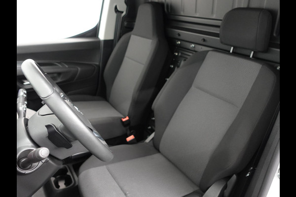 Opel Combo 130pk L1 Sport Edition Automaat Airco Navi Trekhaak LM Velgen Parkeersensoren Cruise