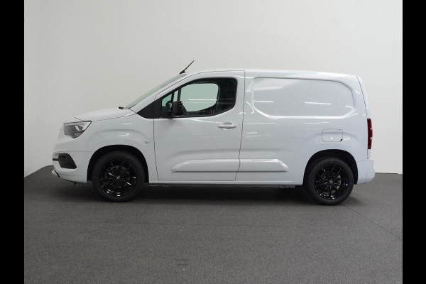 Opel Combo 130pk L1 Sport Edition Automaat Airco Navi Trekhaak LM Velgen Parkeersensoren Cruise
