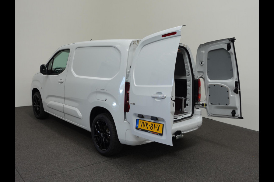 Opel Combo 130pk L1 Sport Edition Automaat Airco Navi Trekhaak LM Velgen Parkeersensoren Cruise