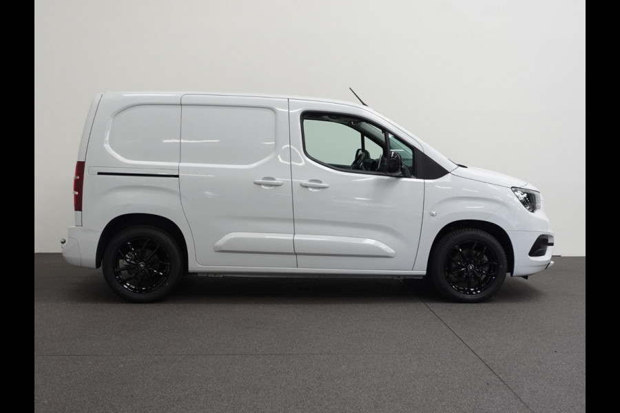 Opel Combo 130pk L1 Sport Edition Automaat Airco Navi Trekhaak LM Velgen Parkeersensoren Cruise