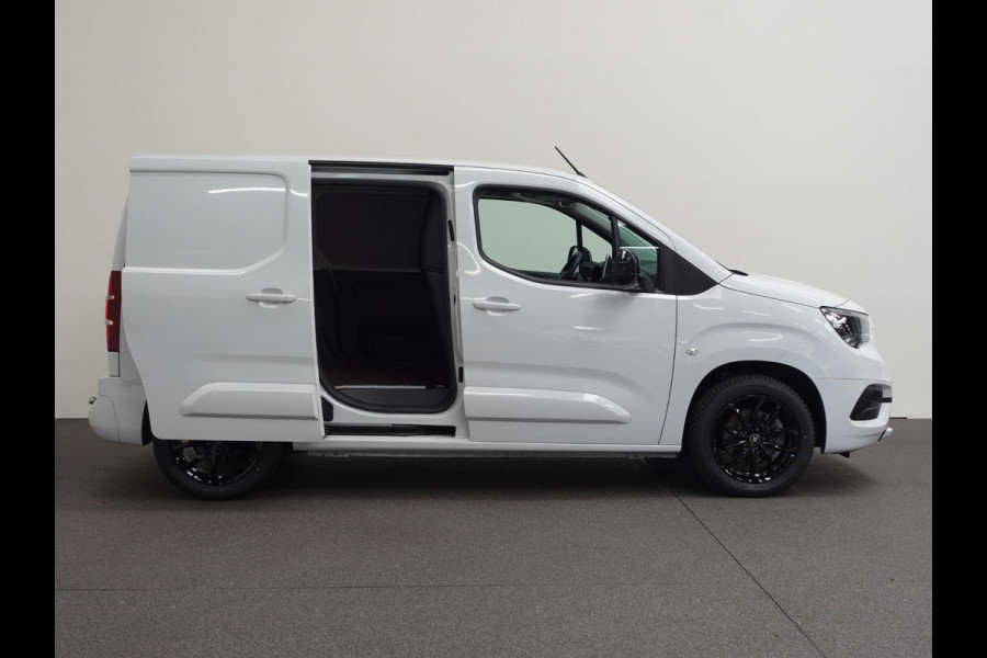 Opel Combo 130pk L1 Sport Edition Automaat Airco Navi Trekhaak LM Velgen Parkeersensoren Cruise