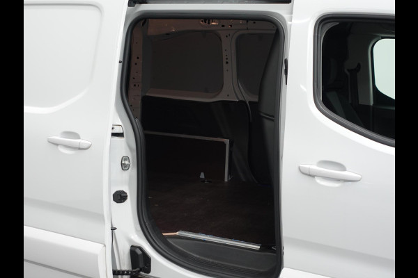 Opel Combo 130pk L1 Sport Edition Automaat Airco Navi Trekhaak LM Velgen Parkeersensoren Cruise