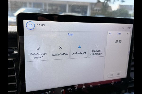 Ford Transit 350 2.0 TDCI L4H3 Trend RWD | SCI | 130pk | Navigatiesysteem SYNC4 | Stoelverwarming  | Elektrisch inklapbare buitenspiegels | Elektrisch verstelbare bestuurdersstoel | Passagiersairbag | Allweather banden | Laadruimte beschermingspakket | 150 watt/230V aansluitpunt tussen voorstoelen | Handmatige regeneratie roetfilter | Reservewiel | Centrale dubbele vergrendeling | Camera met LED Downlighter