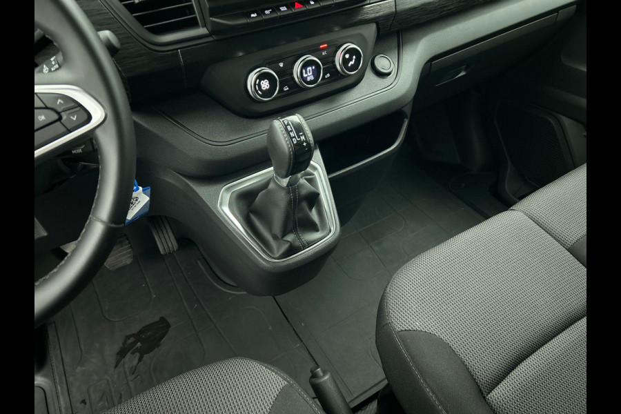 Renault Trafic 2.0 Blue dCi 150 EDC T30 L2H1 Advance Navigatie Airco Lichtmetalen velgen Betimmering Trekhaak Camera Parkeer sensoren Dab