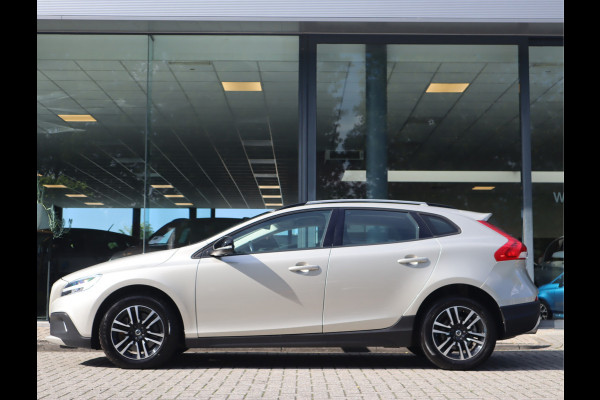 Volvo V40 Cross Country 1.5 T3 Momentum Automaat