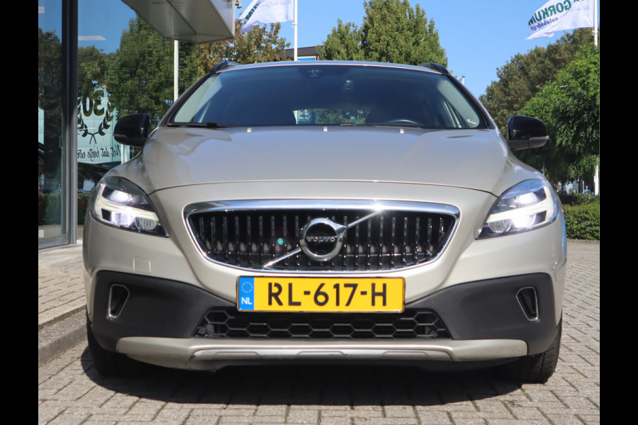 Volvo V40 Cross Country 1.5 T3 Momentum Automaat