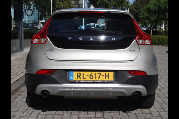 Volvo V40 Cross Country 1.5 T3 Momentum Automaat