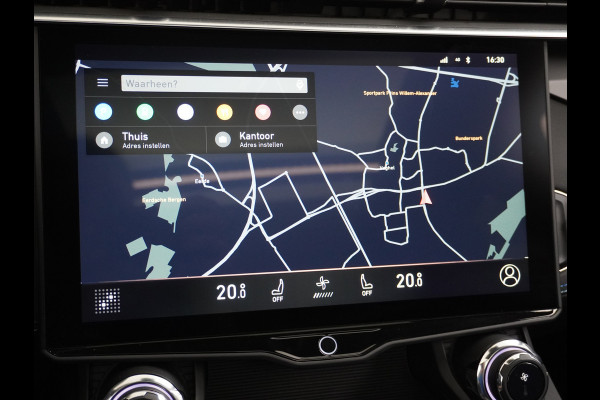 Lynk & Co 01 ZWARTE HEMELBEKLEDING 1.5 PHEV AUT-7 261pk Pano-Schuif-K-dak 20" 360°Camera Apple Carplay Android Auto Adaptive-Cruise Navi Pdc  Elek.Memory.Stoel File assistent Dodehoek detector Elektrisch bedienbare achterklep Rijstrooksensor Wifi Verkeersbord detectie 425Nm koppel 3,7kw laadvermogen A-label Euro 6 Hybride Benzine/Elektrisch rijden tot ca.69km 1.800kg trekvermogen