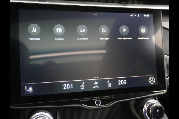 Lynk & Co 01 ZWARTE HEMELBEKLEDING 1.5 PHEV AUT-7 261pk Pano-Schuif-K-dak 20" 360°Camera Apple Carplay Android Auto Adaptive-Cruise Navi Pdc  Elek.Memory.Stoel File assistent Dodehoek detector Elektrisch bedienbare achterklep Rijstrooksensor Wifi Verkeersbord detectie 425Nm koppel 3,7kw laadvermogen A-label Euro 6 Hybride Benzine/Elektrisch rijden tot ca.69km 1.800kg trekvermogen