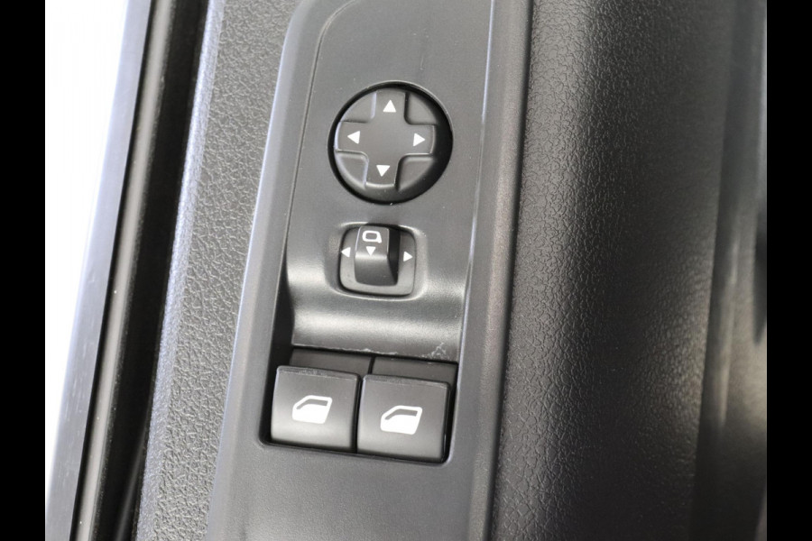 Peugeot Expert 2.0 145pk L3 Automaat Airco Navigatie Cruise control Trekaak 3 zits Carplay