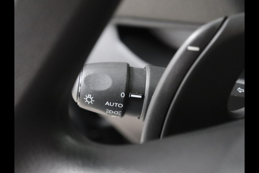 Peugeot Expert 2.0 145pk L3 Automaat Airco Navigatie Cruise control Trekaak 3 zits Carplay