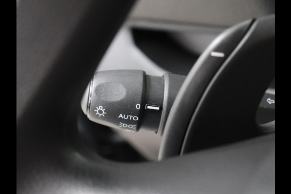 Peugeot Expert 2.0 145pk L3 Automaat Airco Navigatie Cruise control Trekaak 3 zits Carplay