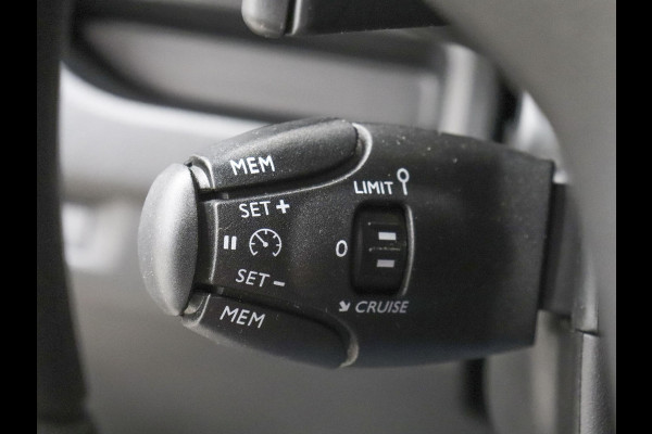 Peugeot Expert 2.0 145pk L3 Automaat Airco Navigatie Cruise control Trekaak 3 zits Carplay