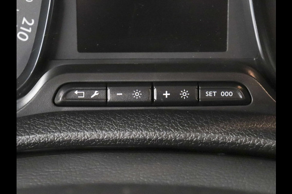 Peugeot Expert 2.0 145pk L3 Automaat Airco Navigatie Cruise control Trekaak 3 zits Carplay
