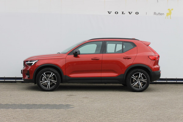 Volvo XC40 B4 211PK Automaat Plus Dark Google Infotainment / Semi elektrisch wegklapbare trekhaak / Verwarmbare voorruit / Harman Kardon Audio installatie / Elektrisch bedienbare voorstoelen
