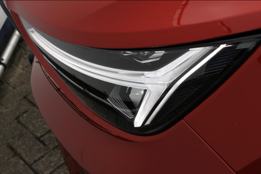 Volvo XC40 B4 211PK Automaat Plus Dark Google Infotainment / Semi elektrisch wegklapbare trekhaak / Verwarmbare voorruit / Harman Kardon Audio installatie / Elektrisch bedienbare voorstoelen