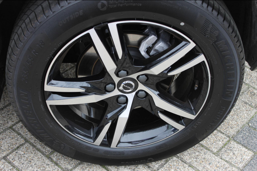 Volvo XC40 B4 211PK Automaat Plus Dark Google Infotainment / Semi elektrisch wegklapbare trekhaak / Verwarmbare voorruit / Harman Kardon Audio installatie / Elektrisch bedienbare voorstoelen