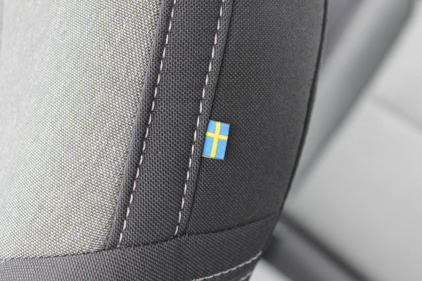 Volvo XC40 B4 211PK Automaat Plus Dark Google Infotainment / Semi elektrisch wegklapbare trekhaak / Verwarmbare voorruit / Harman Kardon Audio installatie / Elektrisch bedienbare voorstoelen