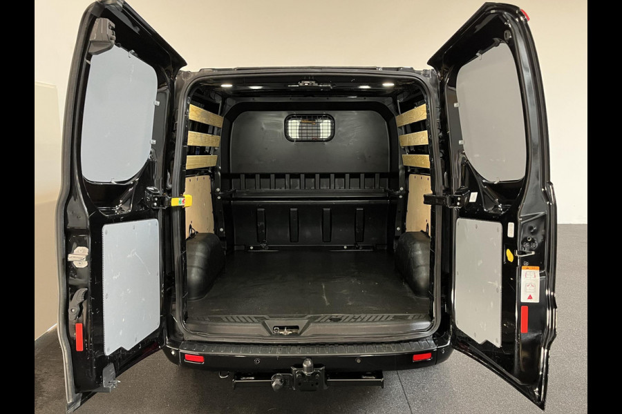 Ford Transit Custom 300 2.0 TDCI L2H1 Limited Dubbele cabine Navi| Airco| 2 Schuifdeuren | Trekhaak| PDC| Carplay| DAB| Ford Transit Custom 300 2.0 TDCI L2H1 Limited Dubbele cabine Navi| Airco| 2 Schuifdeuren | Trekhaak| PDC| Carplay| DAB|