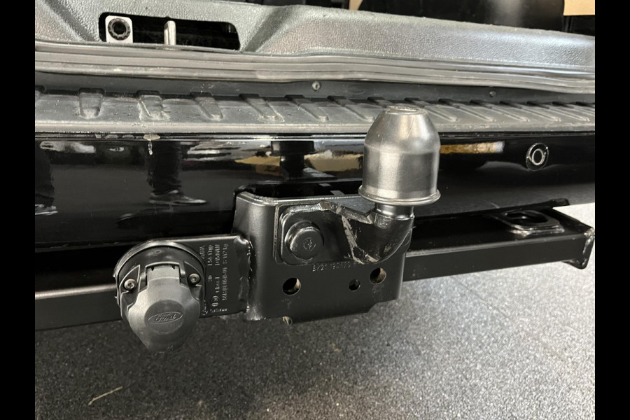 Ford Transit Custom 300 2.0 TDCI L2H1 Limited Dubbele cabine Navi| Airco| 2 Schuifdeuren | Trekhaak| PDC| Carplay| DAB| Ford Transit Custom 300 2.0 TDCI L2H1 Limited Dubbele cabine Navi| Airco| 2 Schuifdeuren | Trekhaak| PDC| Carplay| DAB|