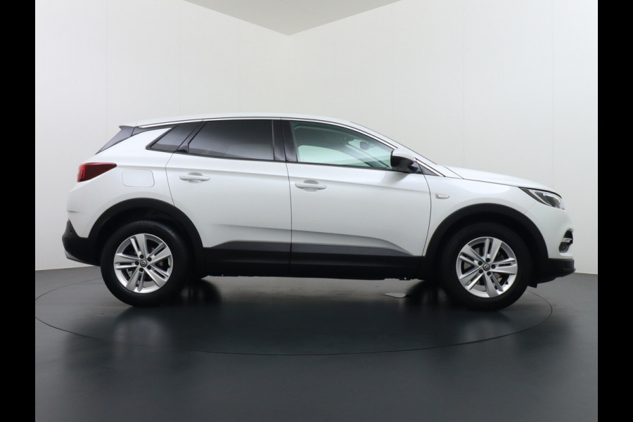 Opel Grandland X 1.2Turbo 131PK AUT-8 Navi Camera Apple Carplay Android Auto Ecc AGR-Comfort Stoel Cruise Control Business Executive DAB Elek.Achterklep 1e Eigenaar Dealeronderhouden Orig.NLse auto
