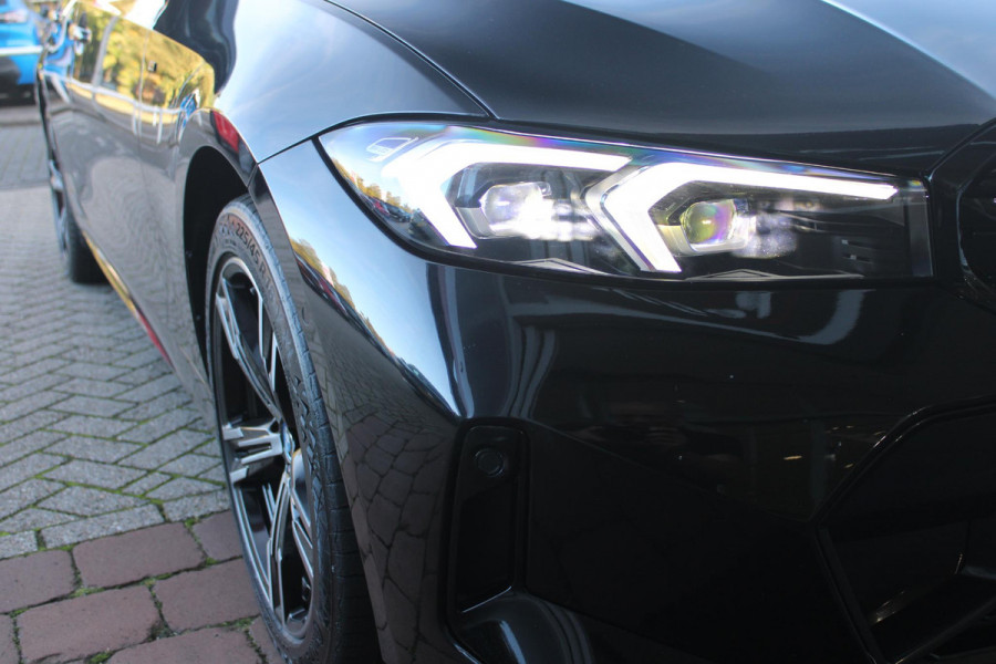 BMW 3 Serie Touring 320e 205PK M-SPORT | PANORAMISCH SCHUIF/KANTEL DAK | M-SPORT PAKKET INTERIEUR/EXTERIEUR | SFEER VERLICHTING | ELEKTRISCH BEDIENBARE VOORSTOELEN MET GEHEUGEN OP DE BESTUURDERSSTOEL | STOEL VERWARMING | HEAD UP DISPLAY | CRUISE CONTROL | NAVIGATIE | DRAADLOZE APPLE CARPLAY/ANDROID AUTO | DRAADLOZE TELEFOONLADER | 18" LICHTMETALEN VELGEN M-SPORT | 360° CAMERA | BMW LIVE DASHBOARD PROFESSIONAL | COMFORT ACCESS | SHADOW LINE PAKKET | FULL LED KOPLAMPEN | NAVIGATIE | CLIMATE CONTROL ACHTERIN |