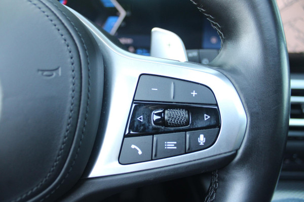 BMW 3 Serie Touring 320e 205PK M-SPORT | PANORAMISCH SCHUIF/KANTEL DAK | M-SPORT PAKKET INTERIEUR/EXTERIEUR | SFEER VERLICHTING | ELEKTRISCH BEDIENBARE VOORSTOELEN MET GEHEUGEN OP DE BESTUURDERSSTOEL | STOEL VERWARMING | HEAD UP DISPLAY | CRUISE CONTROL | NAVIGATIE | DRAADLOZE APPLE CARPLAY/ANDROID AUTO | DRAADLOZE TELEFOONLADER | 18" LICHTMETALEN VELGEN M-SPORT | 360° CAMERA | BMW LIVE DASHBOARD PROFESSIONAL | COMFORT ACCESS | SHADOW LINE PAKKET | FULL LED KOPLAMPEN | NAVIGATIE | CLIMATE CONTROL ACHTERIN |