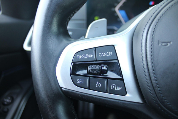 BMW 3 Serie Touring 320e 205PK M-SPORT | PANORAMISCH SCHUIF/KANTEL DAK | M-SPORT PAKKET INTERIEUR/EXTERIEUR | SFEER VERLICHTING | ELEKTRISCH BEDIENBARE VOORSTOELEN MET GEHEUGEN OP DE BESTUURDERSSTOEL | STOEL VERWARMING | HEAD UP DISPLAY | CRUISE CONTROL | NAVIGATIE | DRAADLOZE APPLE CARPLAY/ANDROID AUTO | DRAADLOZE TELEFOONLADER | 18" LICHTMETALEN VELGEN M-SPORT | 360° CAMERA | BMW LIVE DASHBOARD PROFESSIONAL | COMFORT ACCESS | SHADOW LINE PAKKET | FULL LED KOPLAMPEN | NAVIGATIE | CLIMATE CONTROL ACHTERIN |