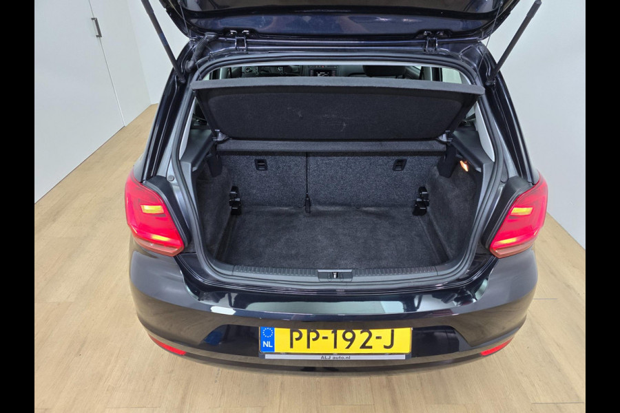Volkswagen Polo Occasion 1.0 Business R met sportvelgen en bluetooth connecten | Tweedehands Volkswagen Polo zwart met airco | ALJ