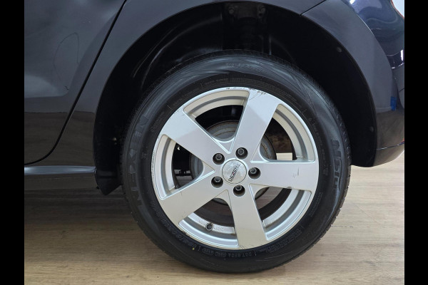 Volkswagen Polo Occasion 1.0 Business R met sportvelgen en bluetooth connecten | Tweedehands Volkswagen Polo zwart met airco | ALJ