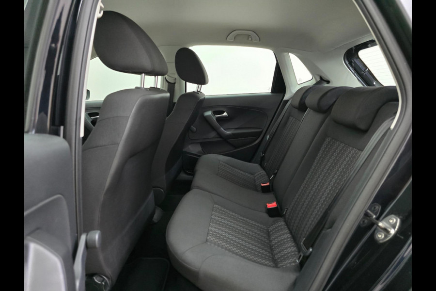 Volkswagen Polo Occasion 1.0 Business R met sportvelgen en bluetooth connecten | Tweedehands Volkswagen Polo zwart met airco | ALJ