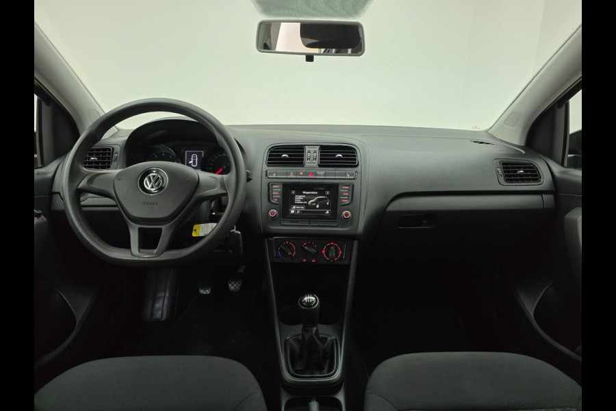 Volkswagen Polo Occasion 1.0 Business R met sportvelgen en bluetooth connecten | Tweedehands Volkswagen Polo zwart met airco | ALJ