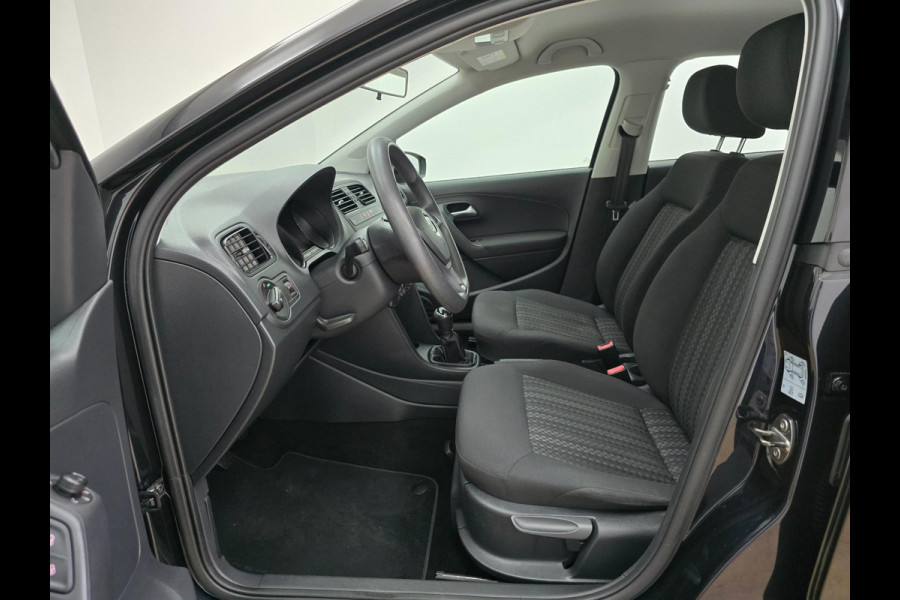 Volkswagen Polo Occasion 1.0 Business R met sportvelgen en bluetooth connecten | Tweedehands Volkswagen Polo zwart met airco | ALJ