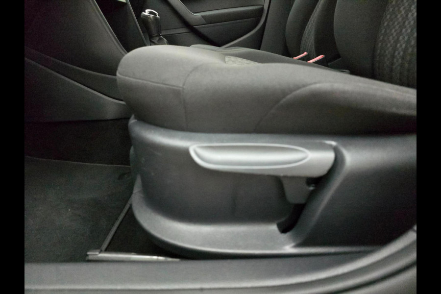 Volkswagen Polo Occasion 1.0 Business R met sportvelgen en bluetooth connecten | Tweedehands Volkswagen Polo zwart met airco | ALJ
