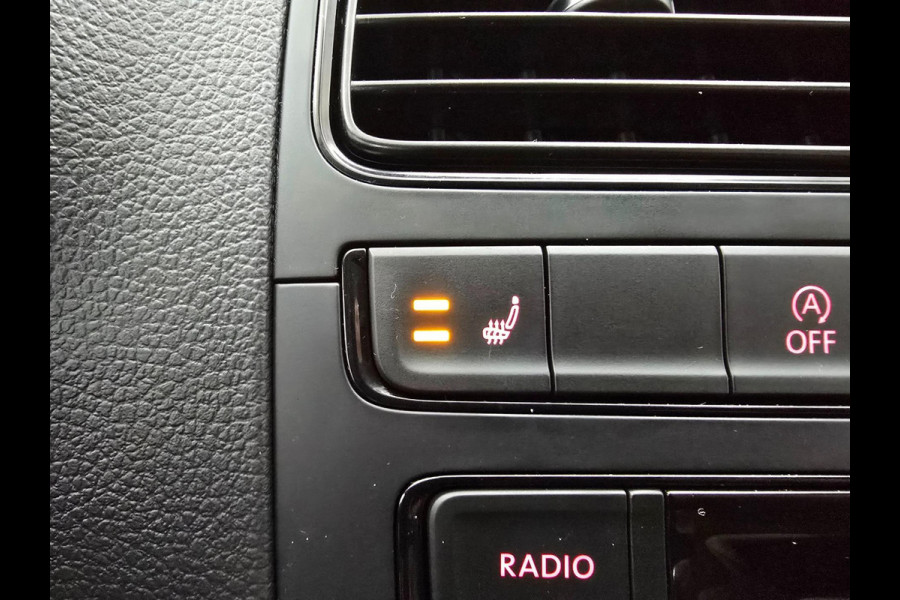Volkswagen Polo Occasion 1.0 Business R met sportvelgen en bluetooth connecten | Tweedehands Volkswagen Polo zwart met airco | ALJ